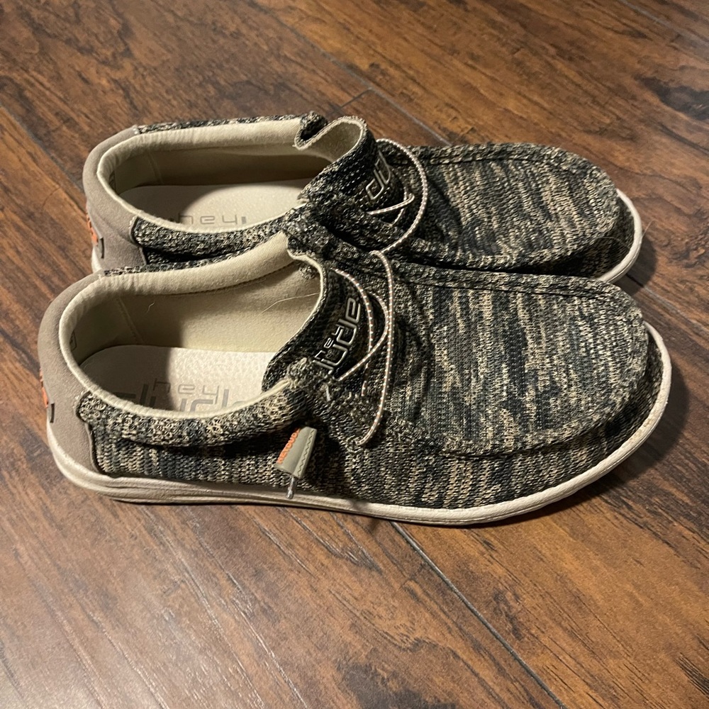 Men’s Camo Hey Dudes